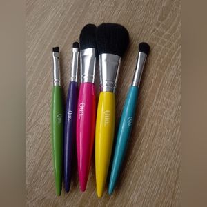 New Quo makeup brushes
